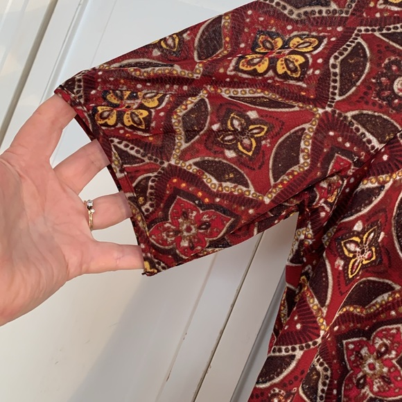 Jones New York Red & Brown Scoop Neck Blouse EUC - Picture 6 of 8